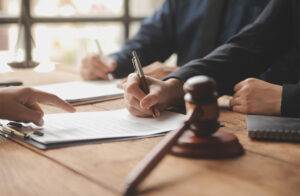 Asesoramiento legal en Marruecos. Firma del contrato ante nuestro abogado.